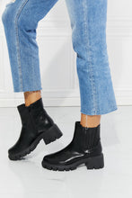 Load image into Gallery viewer, Chelsea Boots