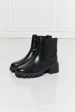 Load image into Gallery viewer, Chelsea Boots
