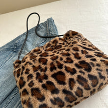 Load image into Gallery viewer, Leopard Furry Shoulder Bag
