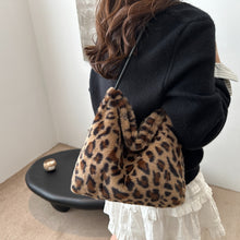 Load image into Gallery viewer, Leopard Furry Shoulder Bag
