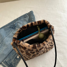 Load image into Gallery viewer, Leopard Furry Shoulder Bag
