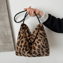 Load image into Gallery viewer, Leopard Furry Shoulder Bag
