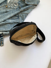 Load image into Gallery viewer, Bubble Strap Crossbody Bag
